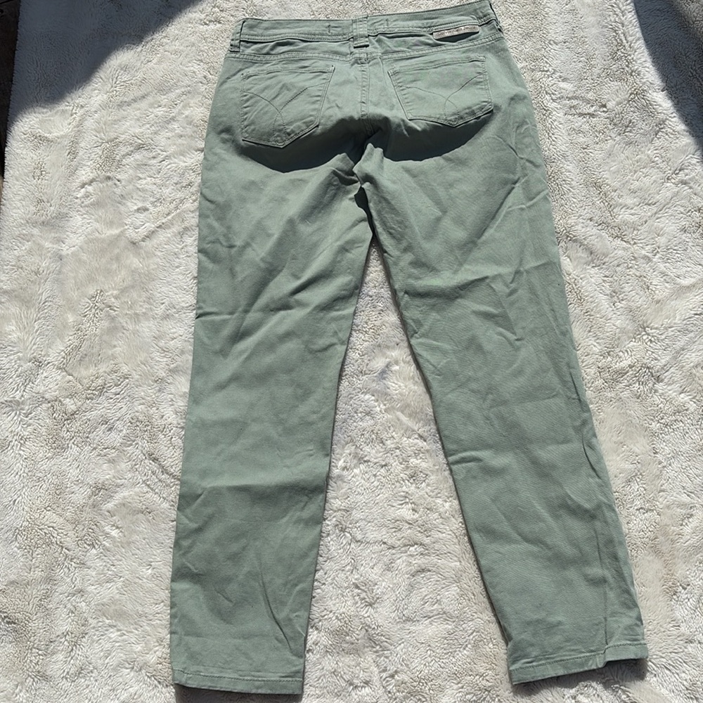 Calvin Klein Light Sage Cropped Capris - Picture 8 of 9